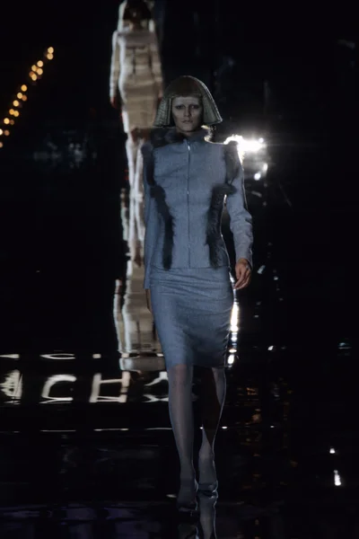Look 4